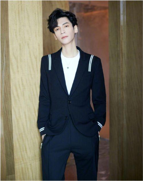 吃瓜娱乐罗云熙